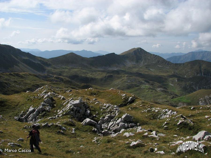 21_in cammino per il passo degli Omini.JPG